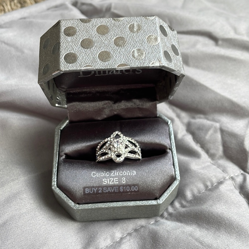 Dillard’s size 8 ring. FREE shipping!